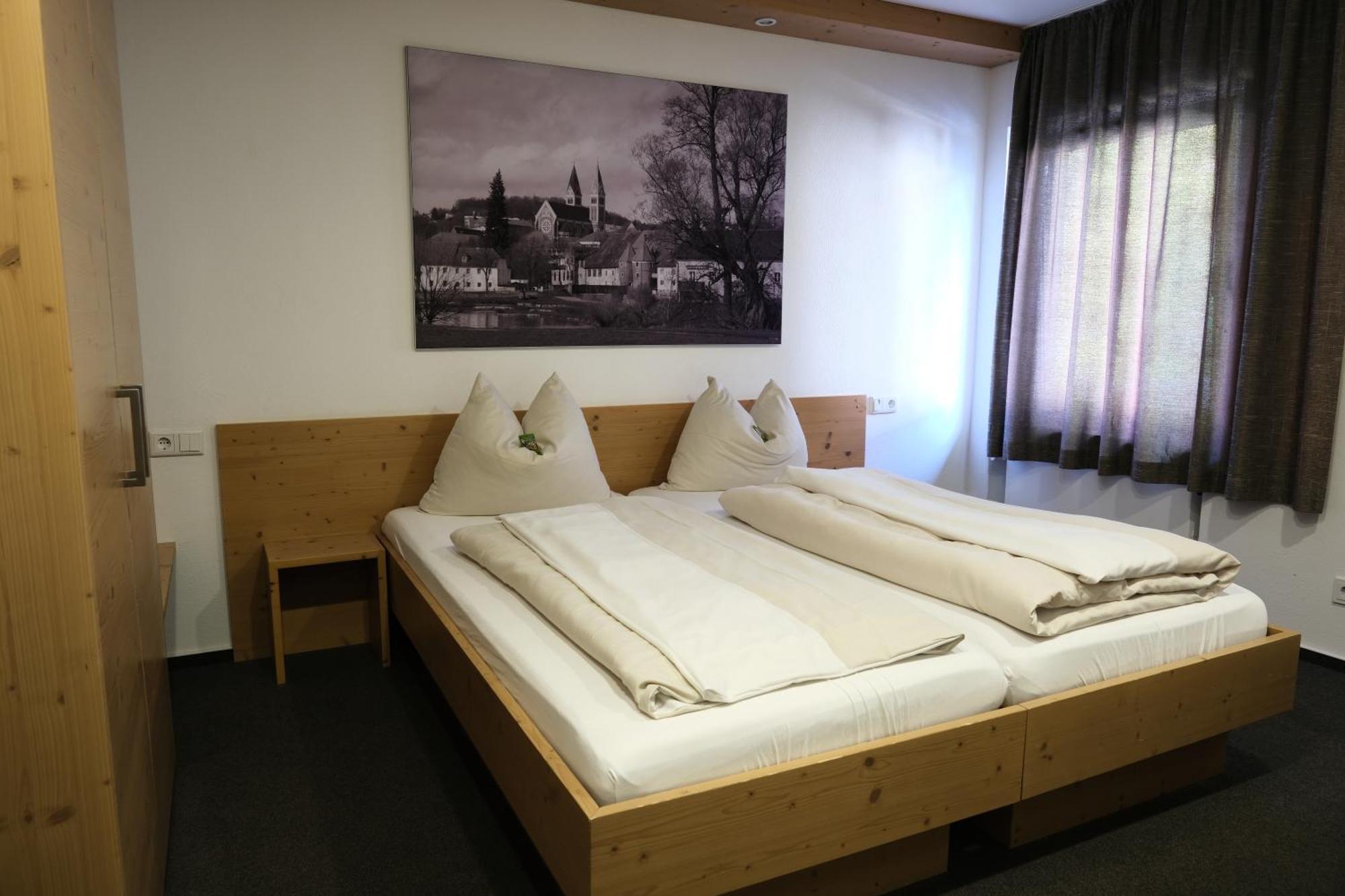 Hotel "Beim Butz" Worth an der Donau Exterior foto