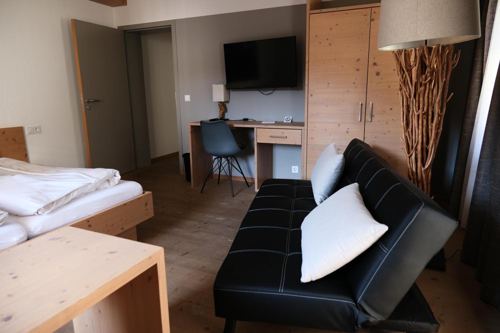 Hotel "Beim Butz" Worth an der Donau Exterior foto